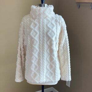 NWOT Cozy Cream Cable Knit Pullover Sweater Medium